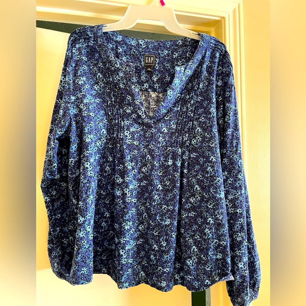 Gap long sleeve top XL
